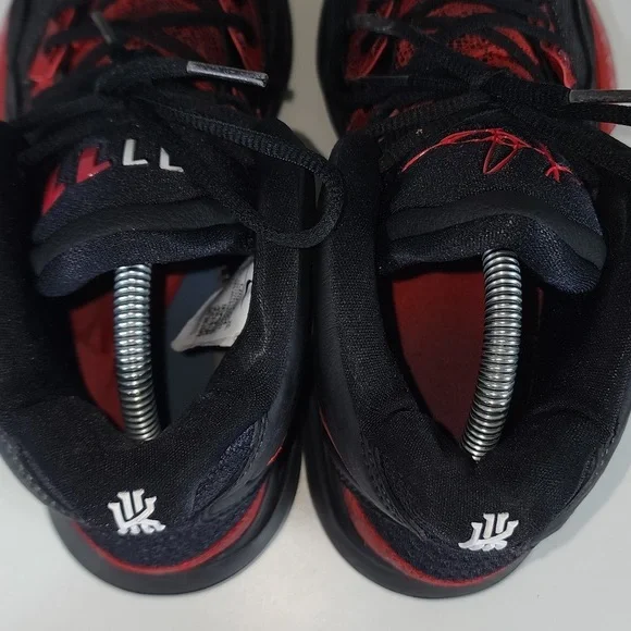 Nike Kyrie Infinity Bred Black Red Mens Size US9.5 Basketball Shoes CZ0204 004